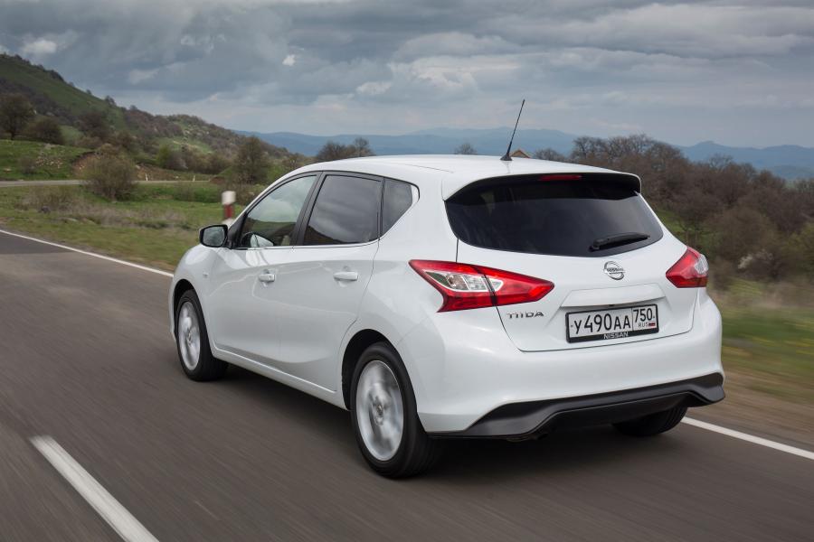  Nissan Tiida 2015 года  (CIS) (фото 13 из 30)